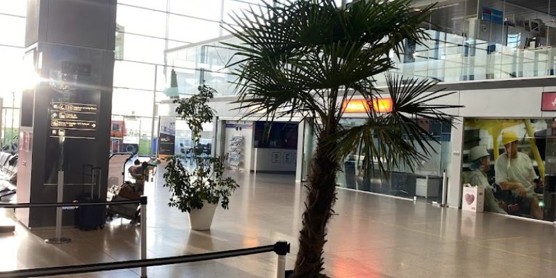 Qatar Airways LGG Terminal