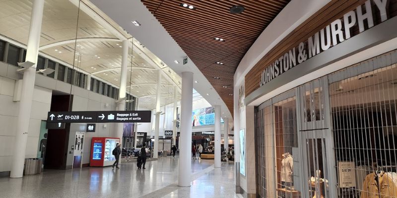 Qatar Airways YYZ Terminal